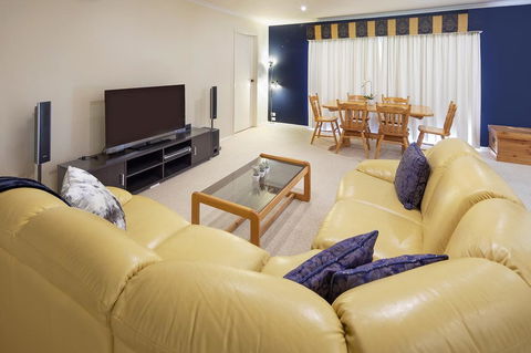 Cobbon Retreat - Darwin Holiday 2