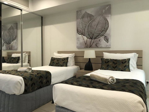 Coconut Grove 402 - Darwin Holiday 2