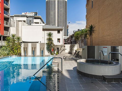 Code Apartment - Darwin Holiday 2