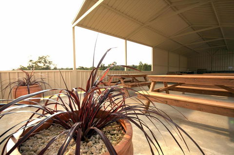 Collie Hills Accommodation Village - Darwin Holiday 2