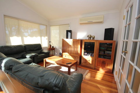 COLMER HOUSE At Dunbogan - Darwin Holiday 3