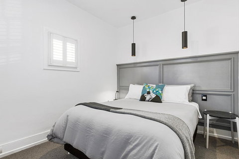 Colonial Hampdens - Darwin Holiday 0