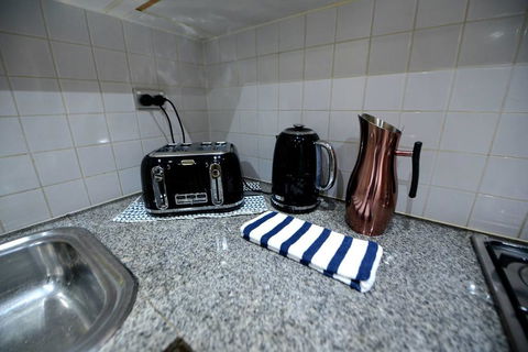 Comfort HS Apartment - Surry Hills - Darwin Holiday 3