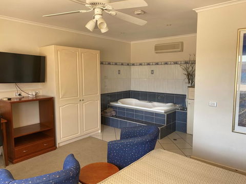 Comfort Inn & Suites Augusta Westside - Darwin Holiday 3