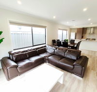 Comfortable 4BR 2Bath House Tarneit Melbourne - Darwin Holiday