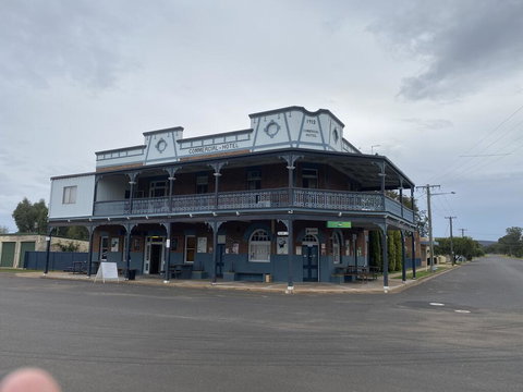 Commercial Hotel Curlewis - Darwin Holiday 0
