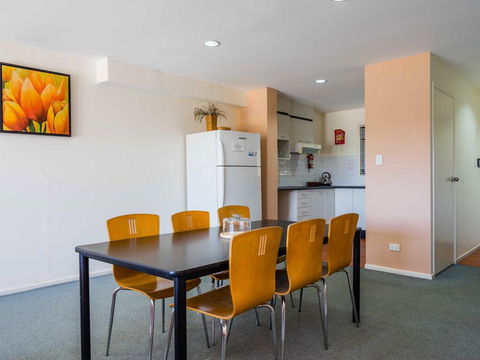 Condo 108 @ Horizons Resort & Golf, Stunning Course + Lake Views - Darwin Holiday 2