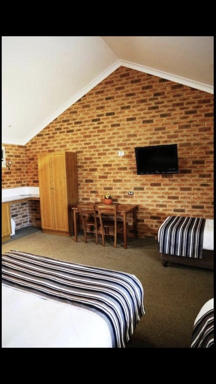 Condobolin Motor Inn - Darwin Holiday 3