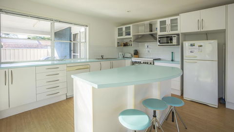 Conley Ave 8 Pet Friendly - OUTSIDE Only - Darwin Holiday 2