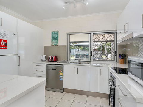 Connemara Beachside Cottage - Darwin Holiday 3