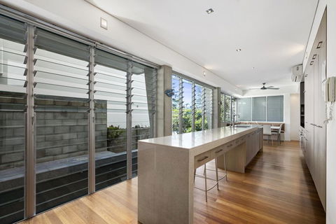 Contemporary & Central, Sunshine Beach - Darwin Holiday 3