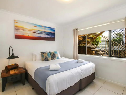 Contemporary 2 Bedroom Beachfront Apartment - Darwin Holiday 3