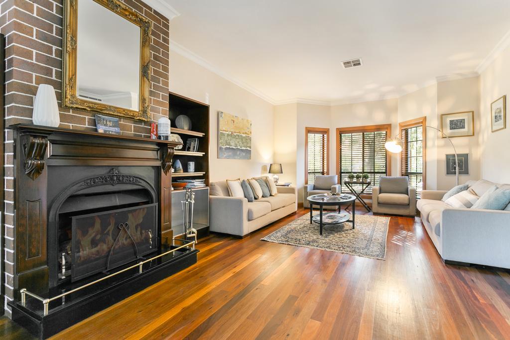 Lawson NSW Darwin Holiday