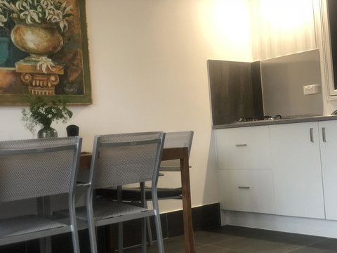 Coonawarra Cabins Unit A - Darwin Holiday 3