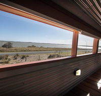 Coorong Aurora - breathtaking waterfront escape