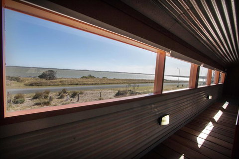 Coorong Aurora - Breathtaking Waterfront Escape - Darwin Holiday 0