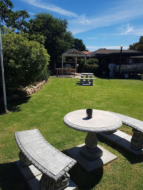 Coorrabin Motor Inn - Darwin Holiday 1