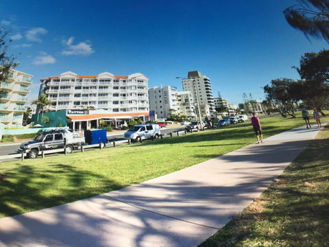 Coral Sea Views Beachfront Penthouse - Darwin Holiday 1