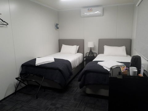 Cornwall House Accommodation - Darwin Holiday 1