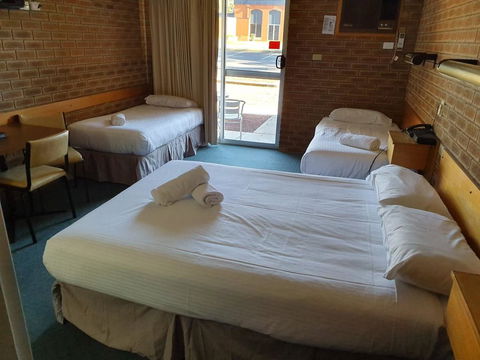 Corowa Golf Club Motel - Darwin Holiday 1