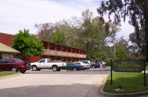 Corowa Golf Club Motel - Darwin Holiday 2
