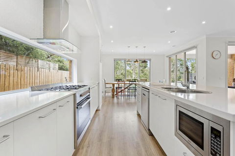 CORYMBIA - MOUNT MARTHA - Darwin Holiday 1