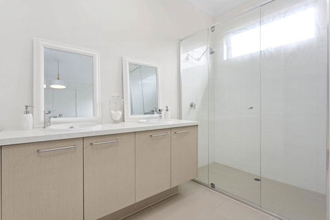 CORYMBIA - MOUNT MARTHA - Darwin Holiday 0