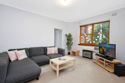 Cosy 2BR Plus Parking In Nth Sydney - Darwin Holiday 0