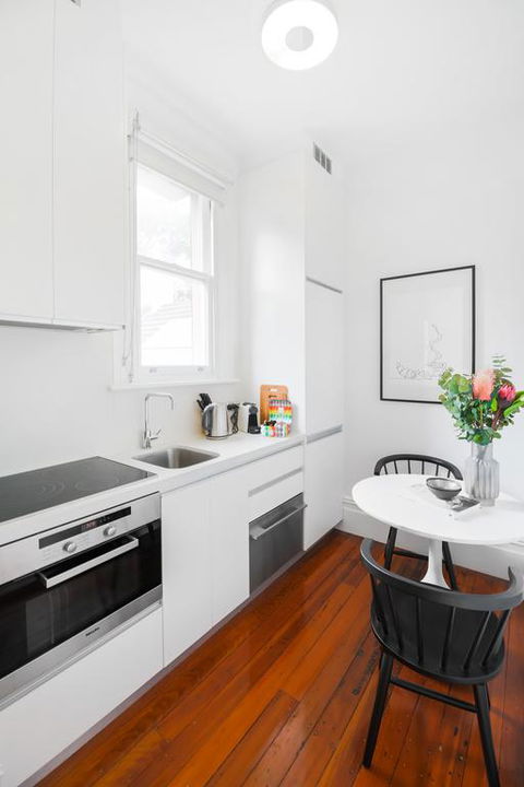 Cosy Nook In Inner-city Victorian Mansion - Darwin Holiday 3