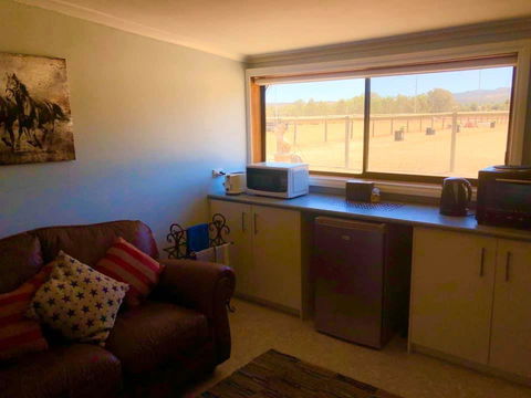 Cottage Equus - Darwin Holiday 2