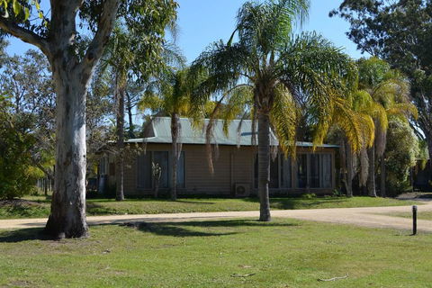 Cottage Port Stephens / Swan Bay, NSW - Darwin Holiday 0