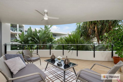 COTTON BEACH 85 - PRIVATE Mid Floor APARTMENT - Darwin Holiday 1