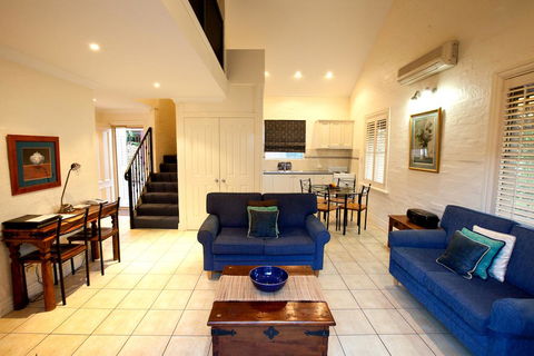 Country Apartments - Darwin Holiday 0