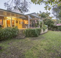 Country Cottage - Darwin Holiday