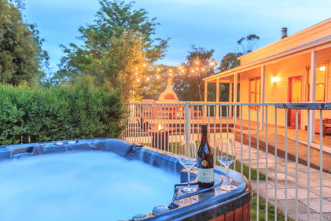 Country House Retreat - Darwin Holiday 0