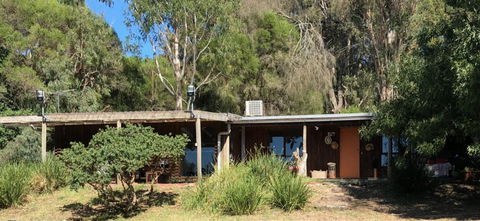 Country Lane Lysterfield - Darwin Holiday 0