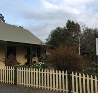 Country Pleasures Bed and Breakfast - Darwin Holiday