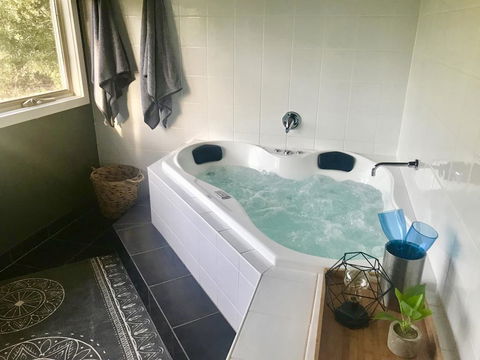 Couples Private Spa Retreat - Darwin Holiday 2