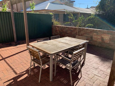 Cozy 3BR Townhouse In Liverpool CBD With Parking - Darwin Holiday 2