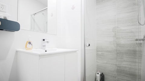 Cozy Apartments Near Burwood Train Station - Darwin Holiday 2