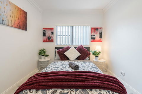Cozy Duplex Home 3 Bdrms 1 Bath Sleeps 6 - Darwin Holiday 0