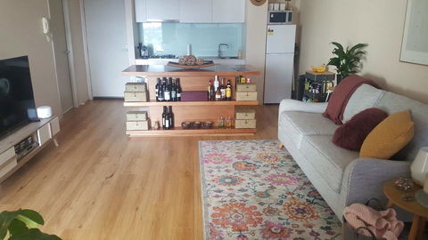 Cozy Shared Home On 11th Fl - Own Balcony - Darwin Holiday 1