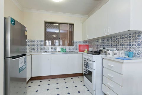 Cozy South Perth Unit Next To Perth Zoo - Darwin Holiday 2