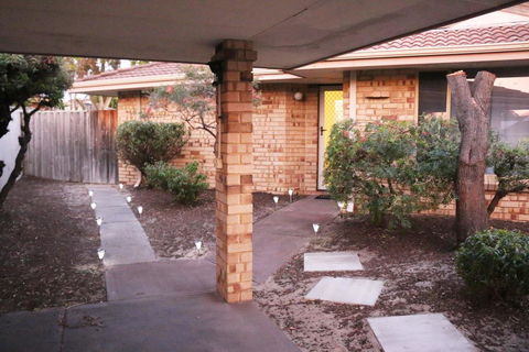 Cozy Stay @ Purser Cove Near University, Hospital & Transport - Darwin Holiday 0
