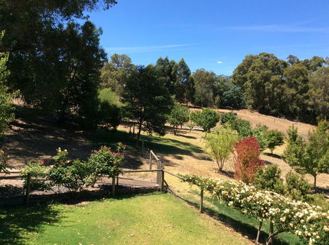 Crabapple Lane - Darwin Holiday 1