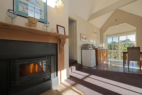 Crabtree Riverfront Cottages - Darwin Holiday 1