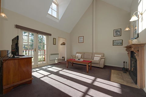 Crabtree Riverfront Cottages - Darwin Holiday 2