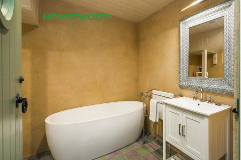 Crafers Cottages - Darwin Holiday 0