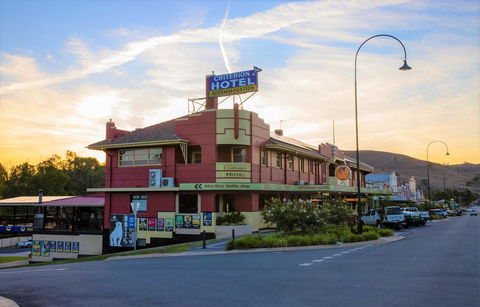 Criterion Hotel Gundagai - Darwin Holiday 0