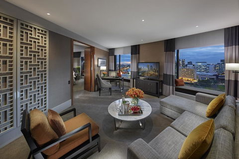 Crown Towers Melbourne - Darwin Holiday 1